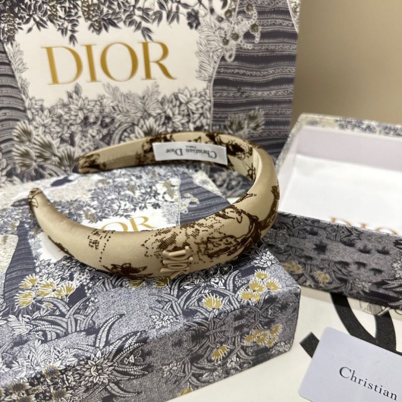 CHRISTIAN DIOR